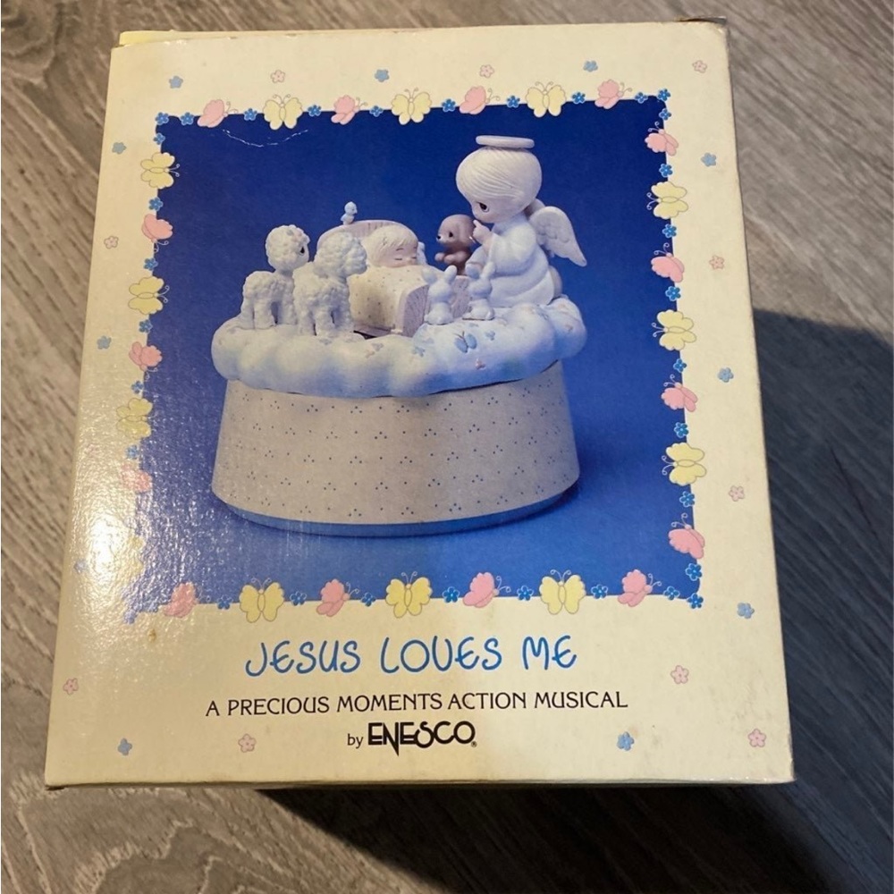 Enesco Precious Moments Jesus Loves Me Action Musical